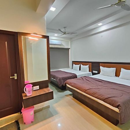 Hotel Heritage Palace Bhuj Bagian luar foto