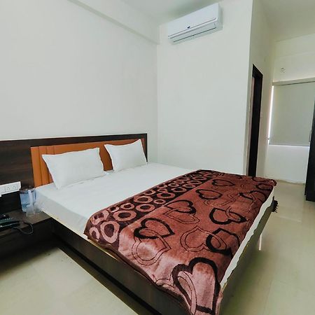 Hotel Heritage Palace Bhuj Bagian luar foto