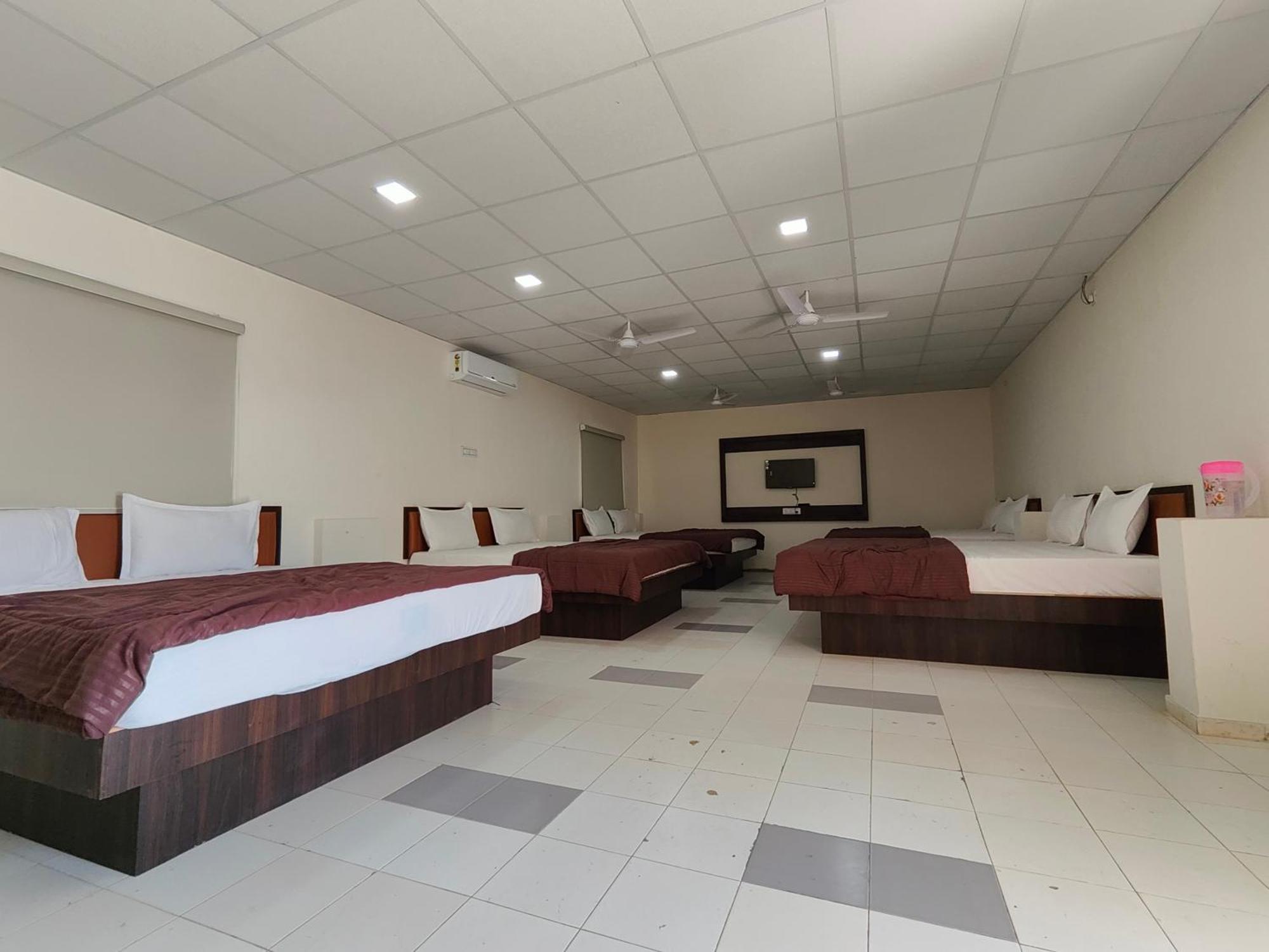 Hotel Heritage Palace Bhuj Bagian luar foto