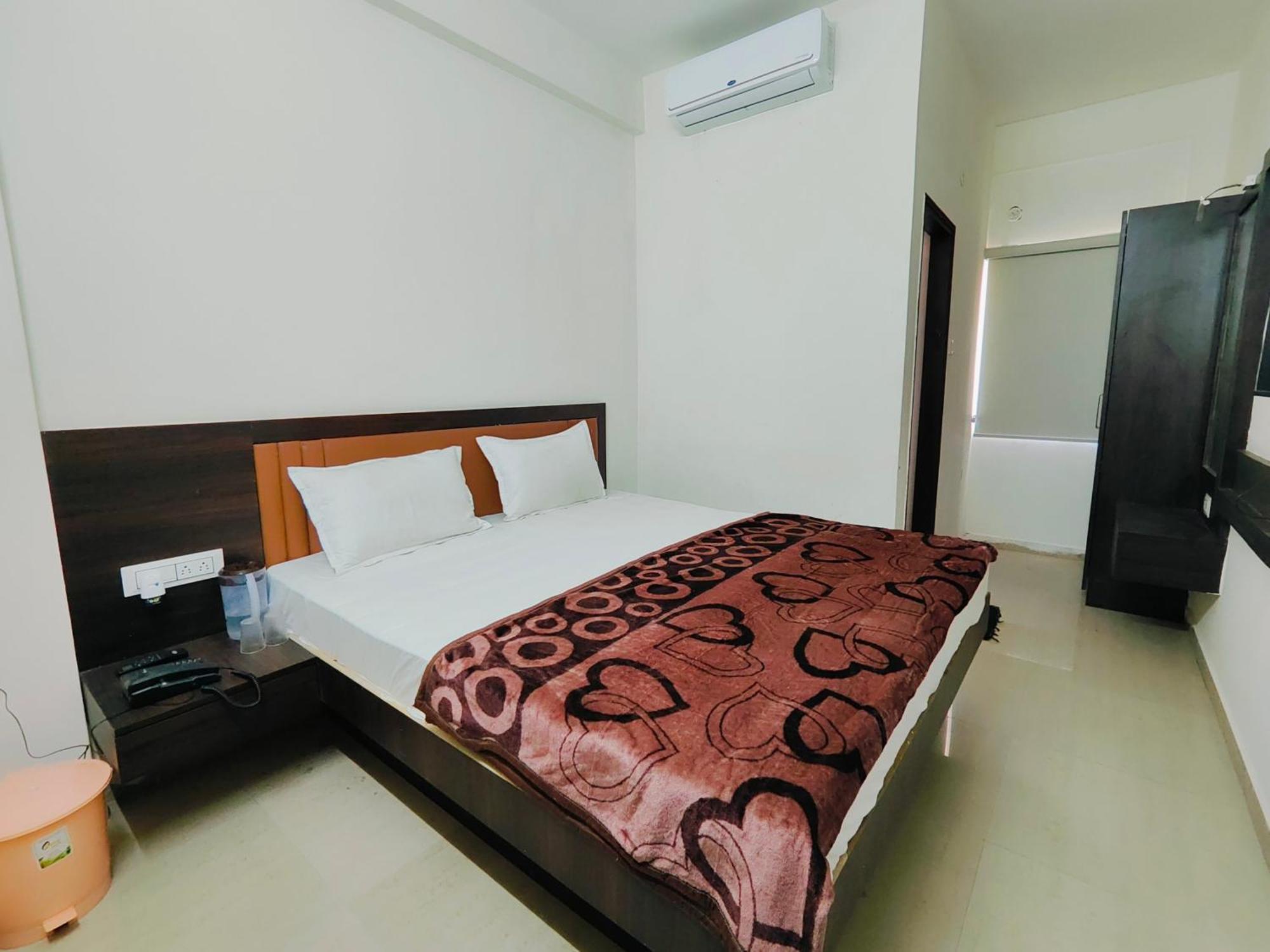 Hotel Heritage Palace Bhuj Bagian luar foto