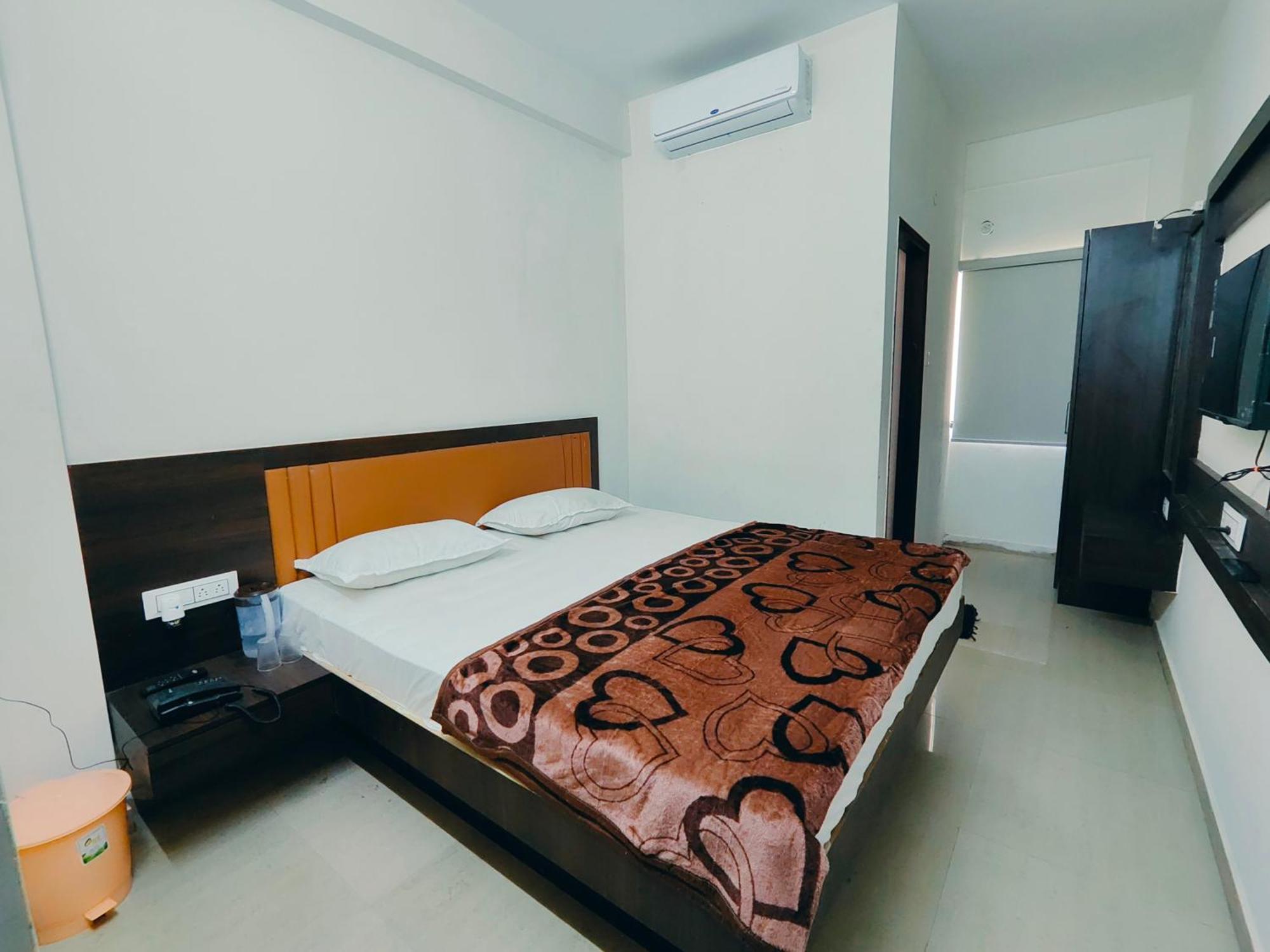 Hotel Heritage Palace Bhuj Bagian luar foto