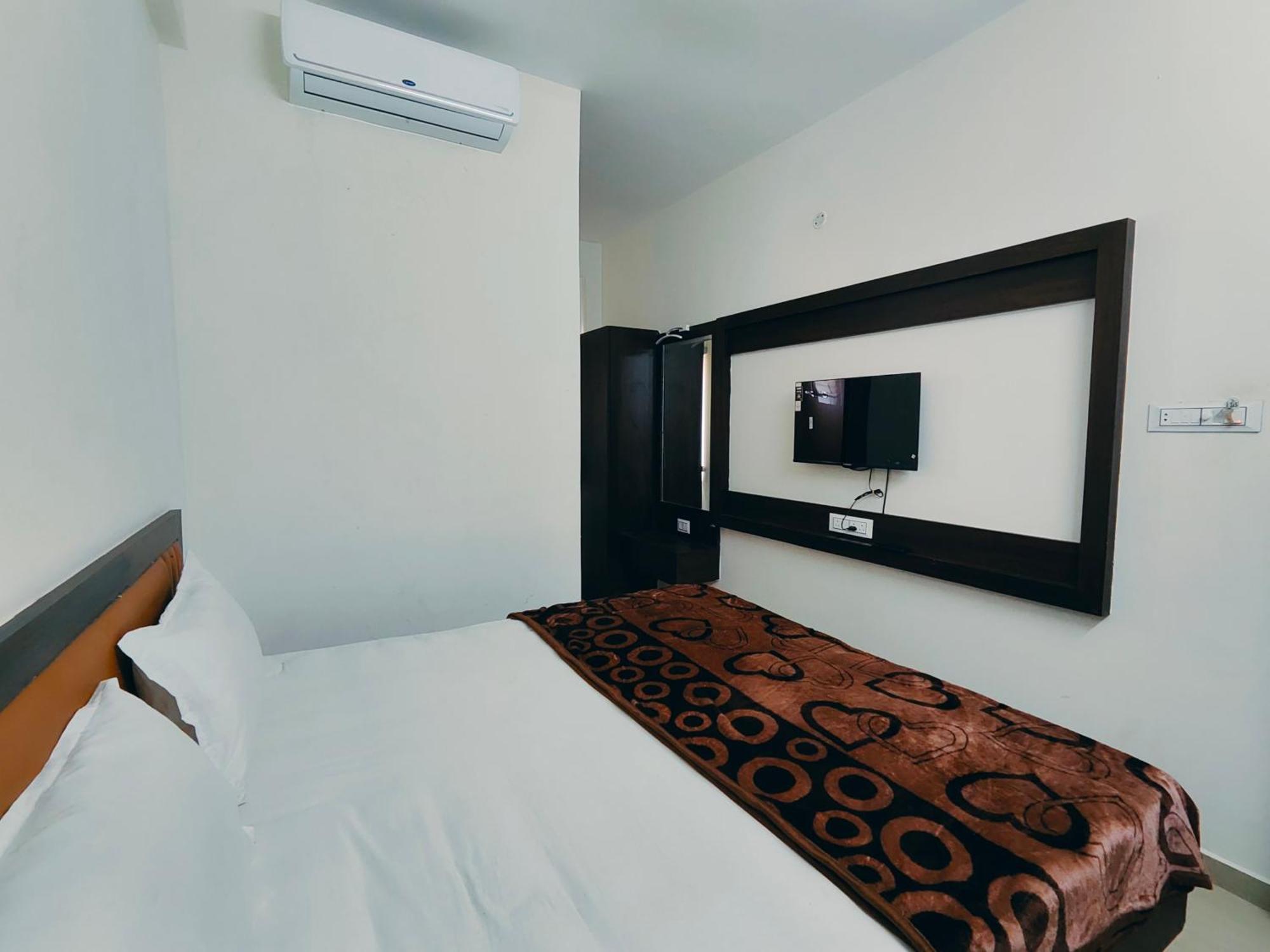 Hotel Heritage Palace Bhuj Bagian luar foto