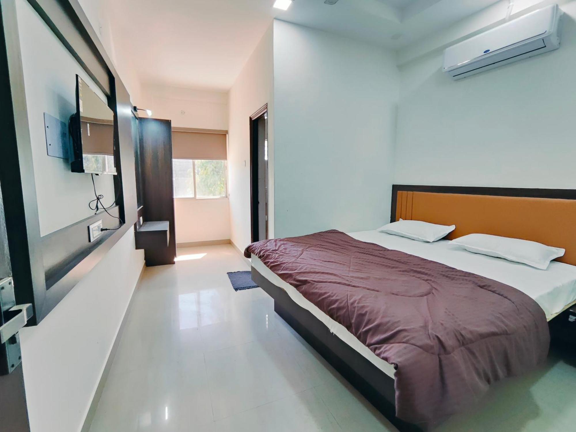 Hotel Heritage Palace Bhuj Bagian luar foto