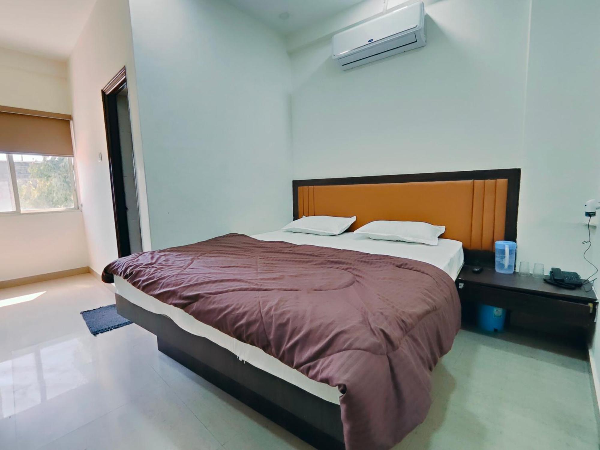 Hotel Heritage Palace Bhuj Bagian luar foto