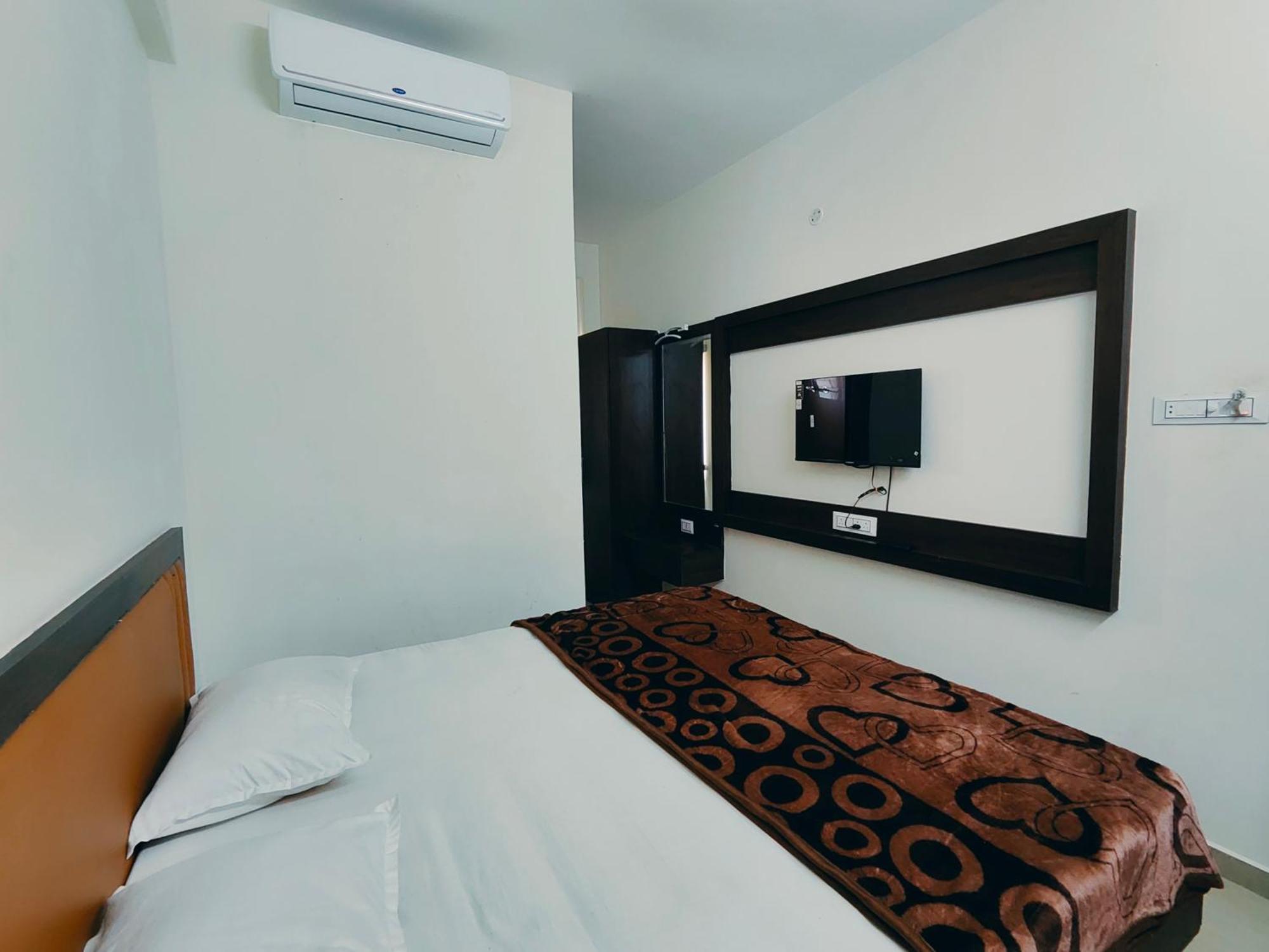 Hotel Heritage Palace Bhuj Bagian luar foto