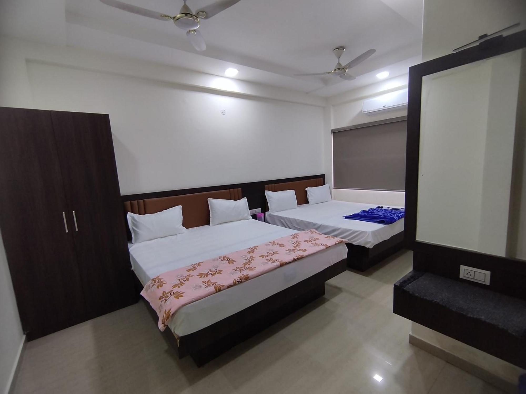 Hotel Heritage Palace Bhuj Bagian luar foto