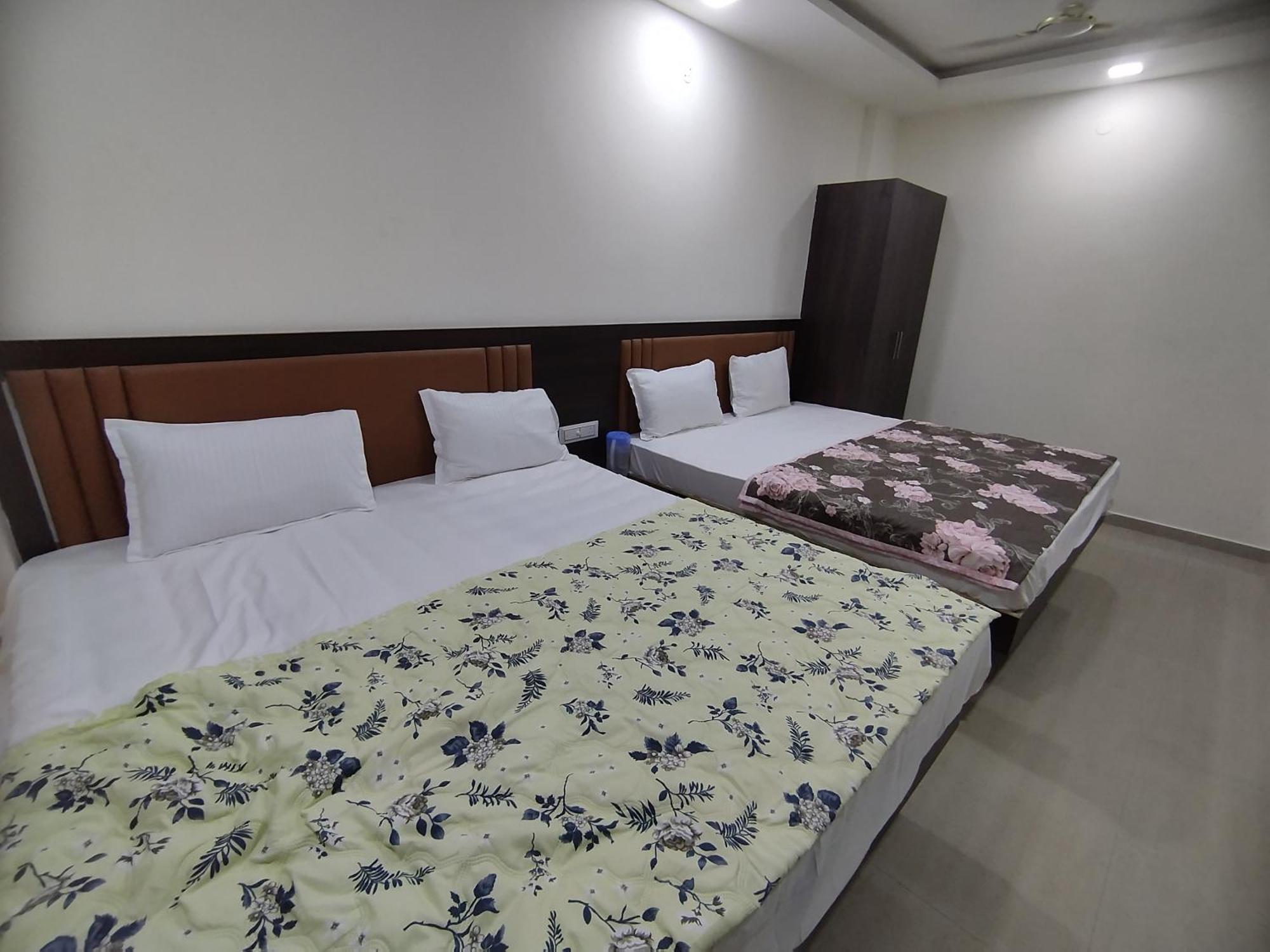 Hotel Heritage Palace Bhuj Bagian luar foto