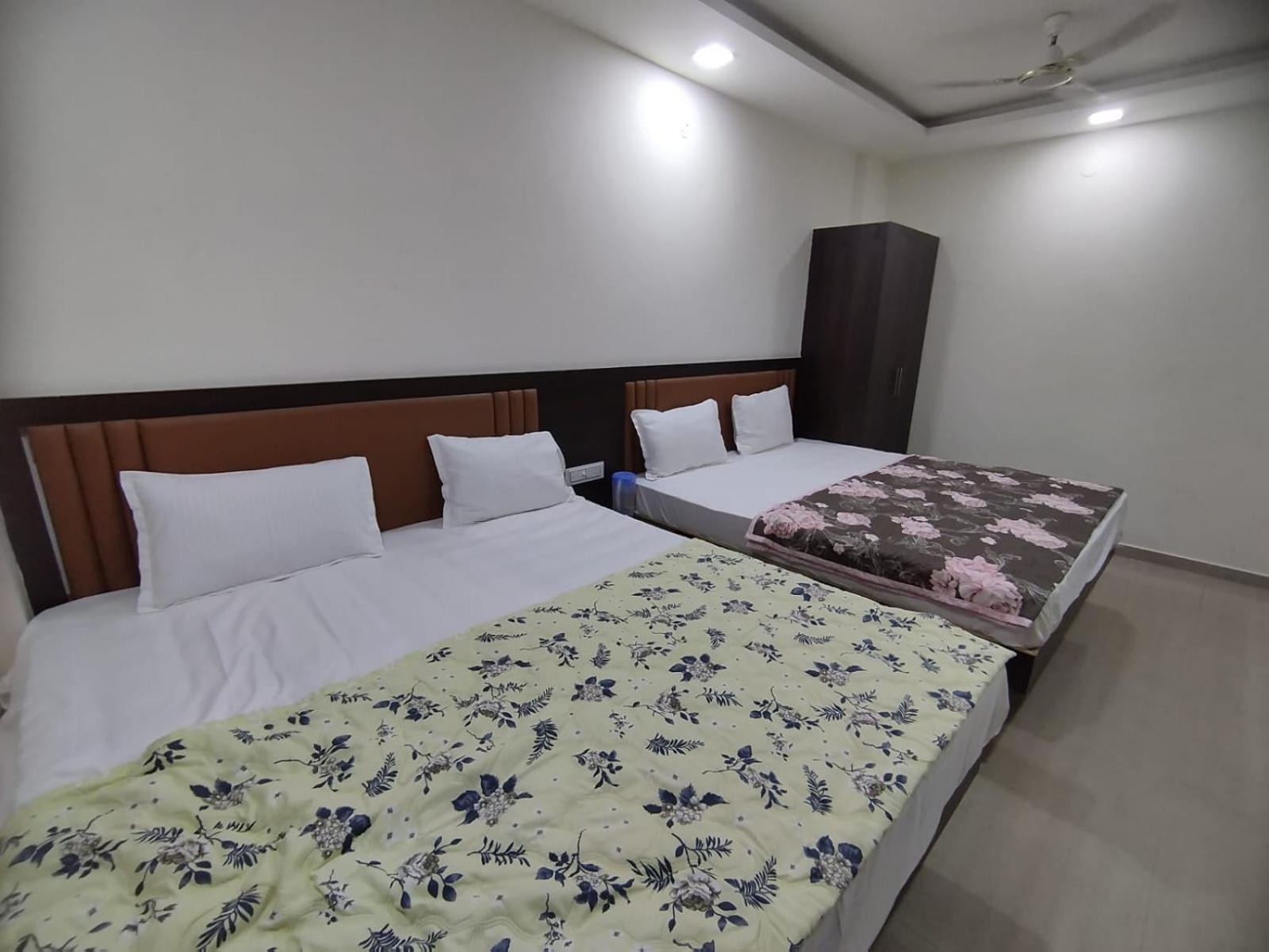 Hotel Heritage Palace Bhuj Bagian luar foto